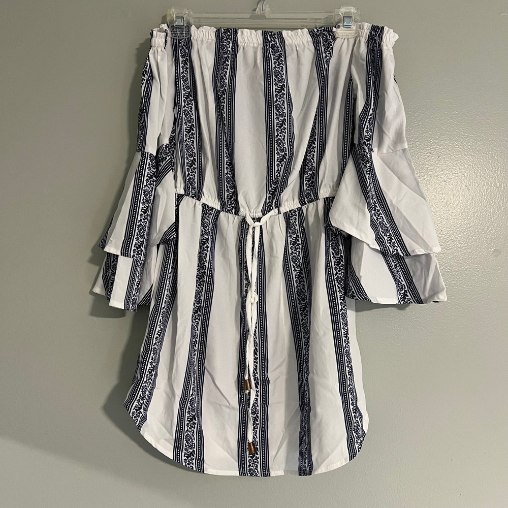 Hint of Blush Off Shoulder mini dressNavy White Striped Bell‎ Sleeve S